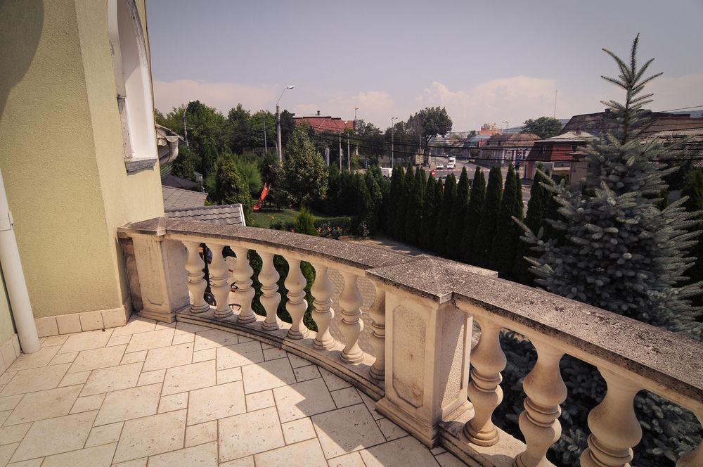 Pension La Cupola Targu Mures Exterior photo