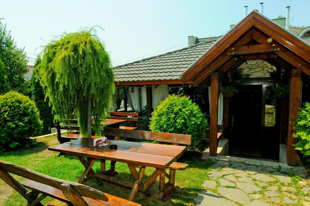 Pension La Cupola Targu Mures Exterior photo