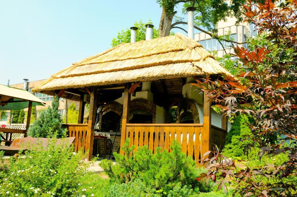 Pension La Cupola Targu Mures Exterior photo