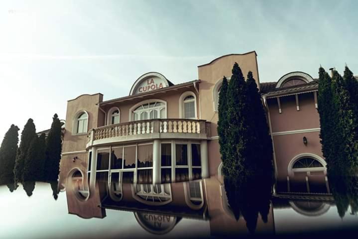 Pension La Cupola Targu Mures Exterior photo