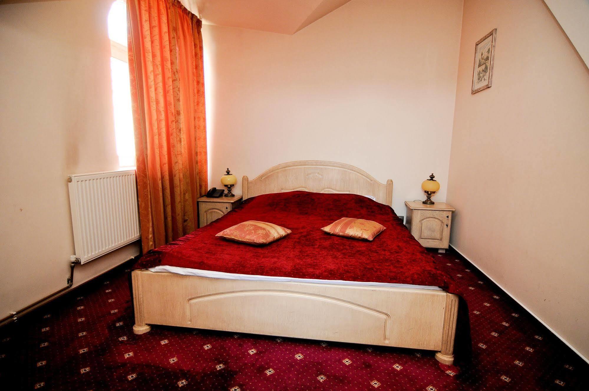 Pension La Cupola Targu Mures Exterior photo